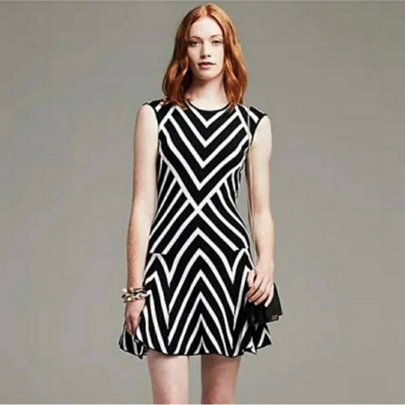 Banana Republic Dresses & Skirts - Banana Republic Black and White Mini Dress